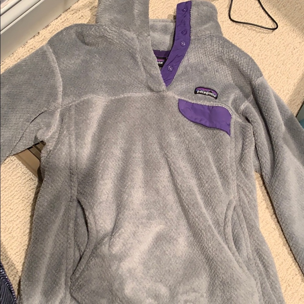 grey and purple Patagonia fleece